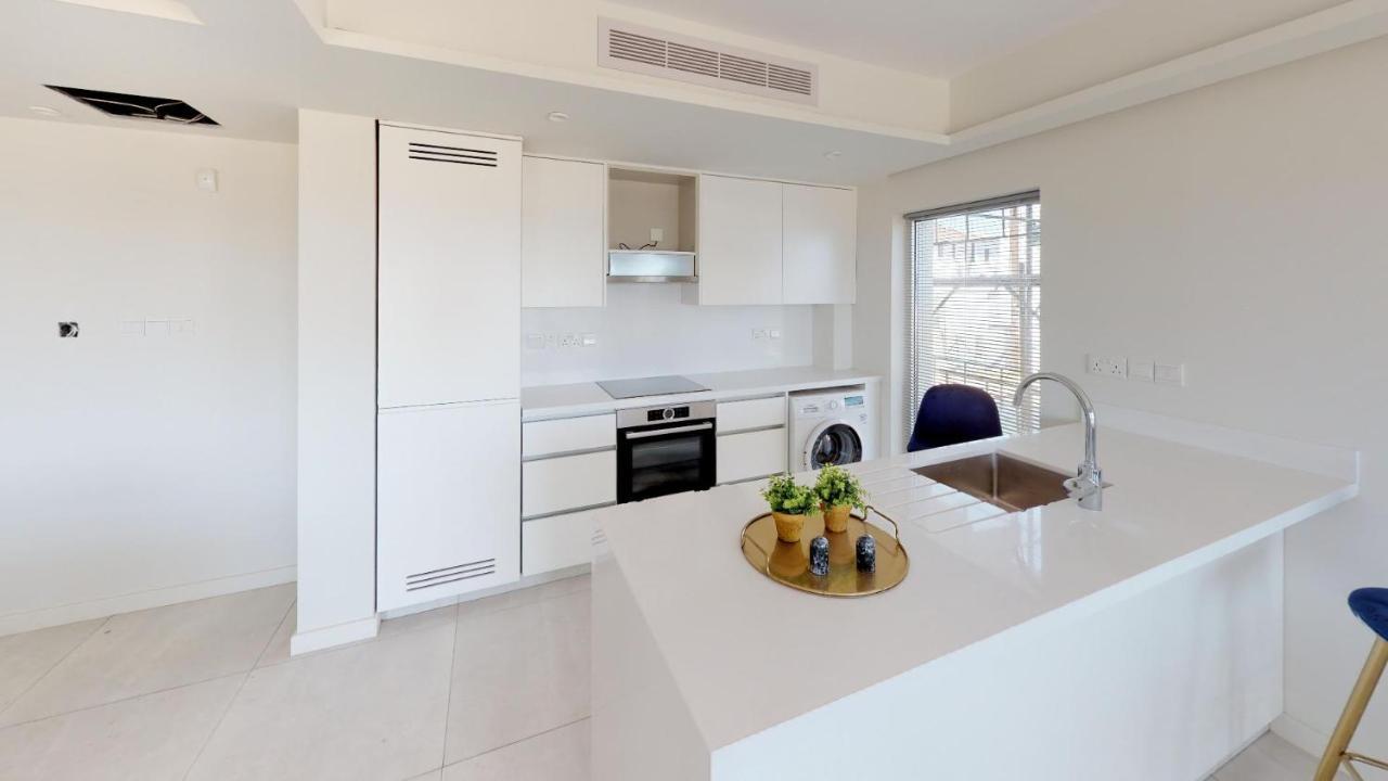 Emerald Suites Protaras Eksteriør billede