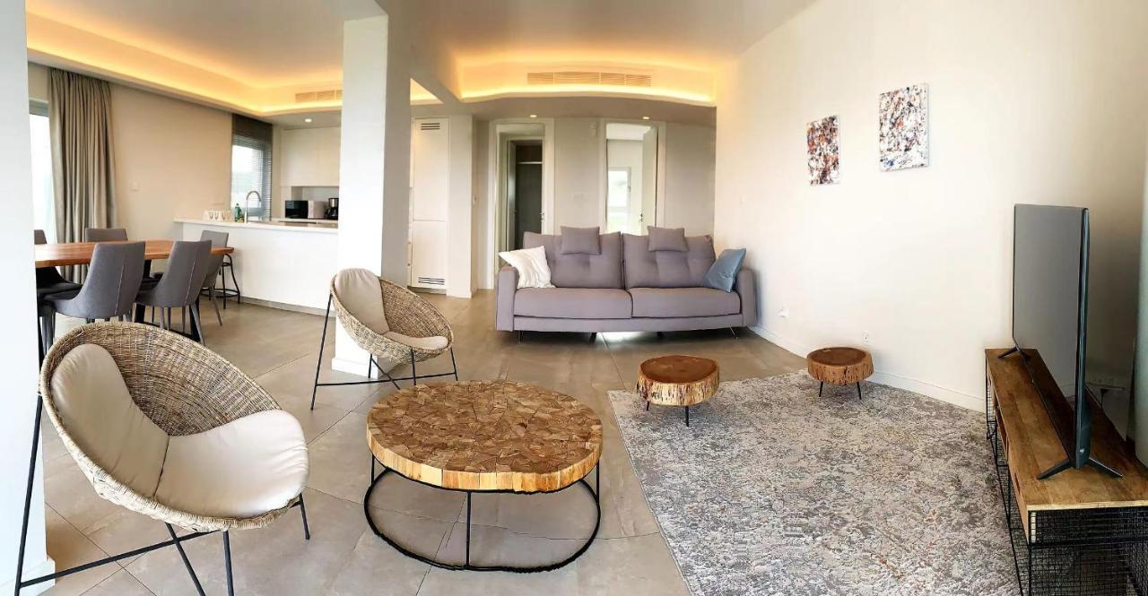 Emerald Suites Protaras Eksteriør billede
