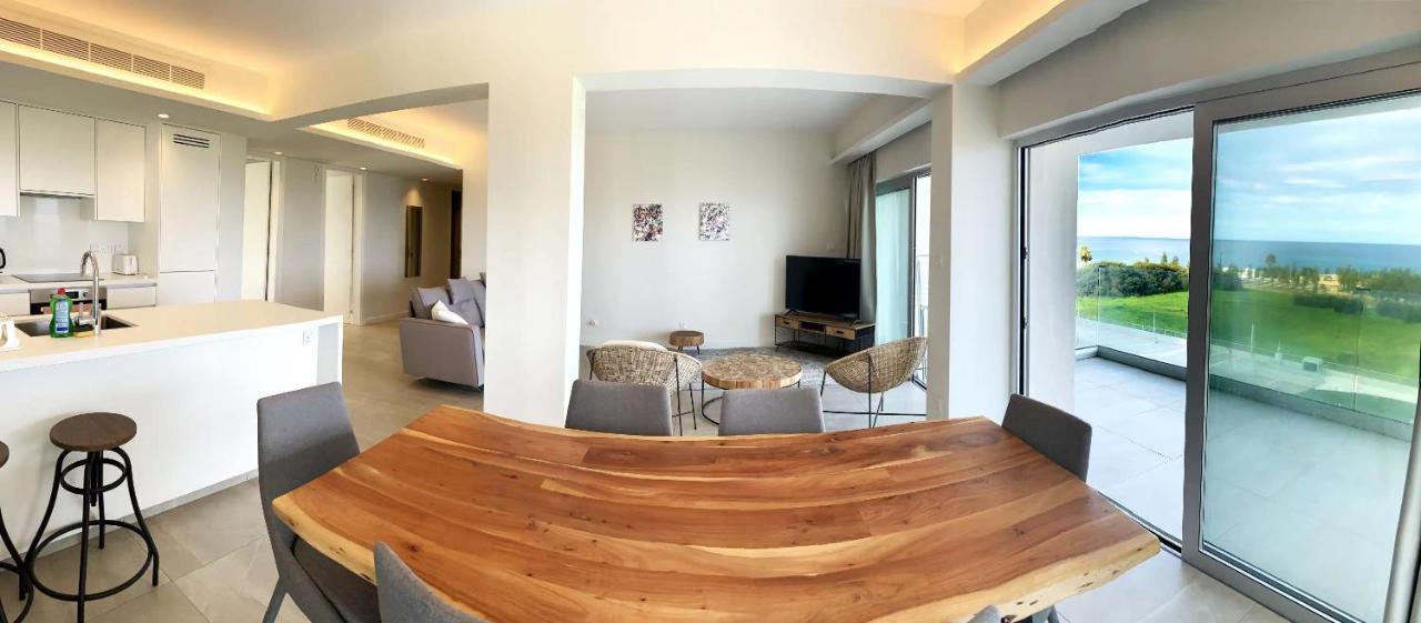 Emerald Suites Protaras Eksteriør billede