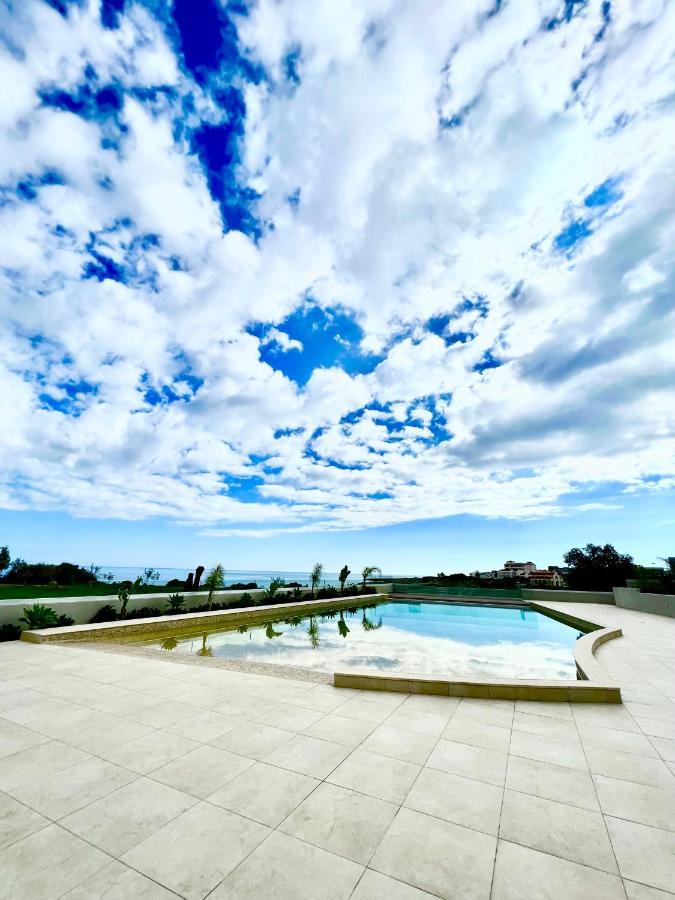 Emerald Suites Protaras Eksteriør billede