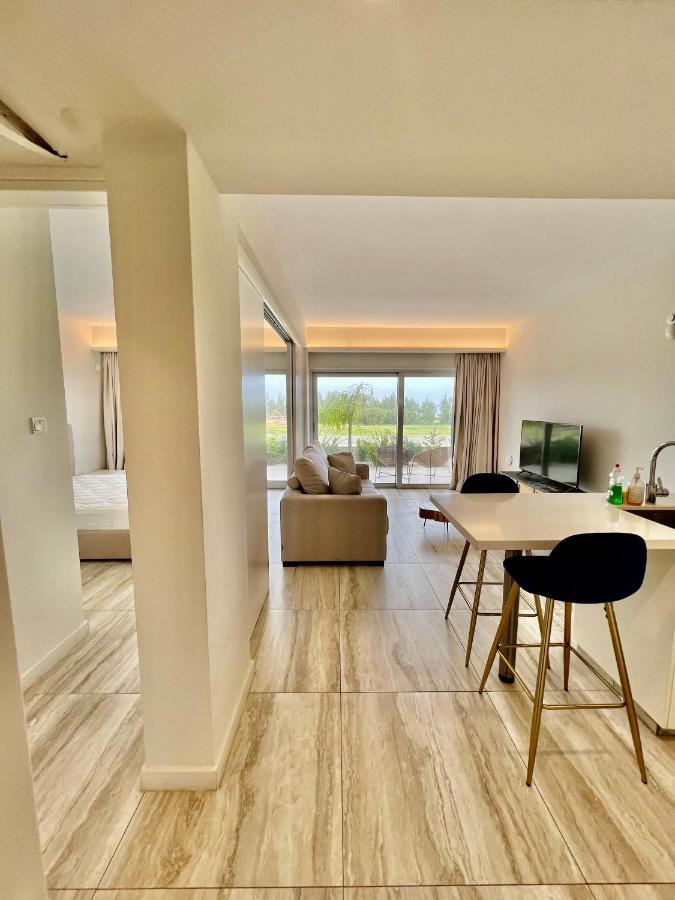 Emerald Suites Protaras Eksteriør billede