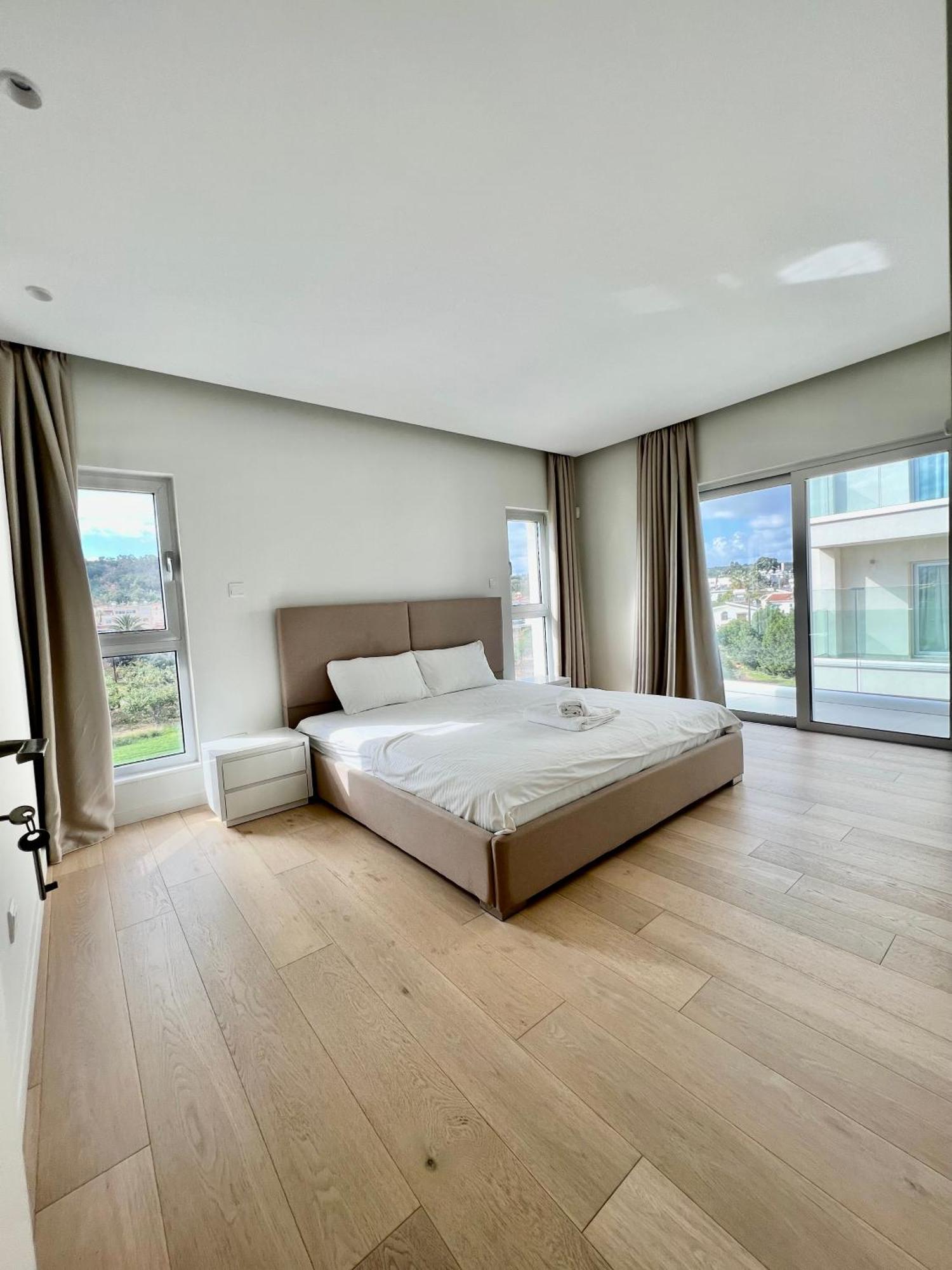 Emerald Suites Protaras Værelse billede