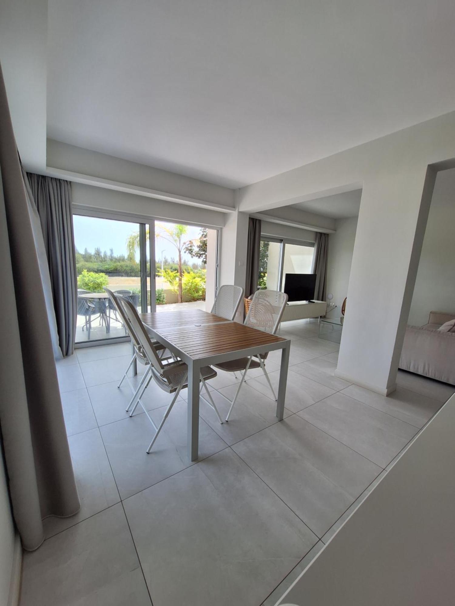Emerald Suites Protaras Eksteriør billede