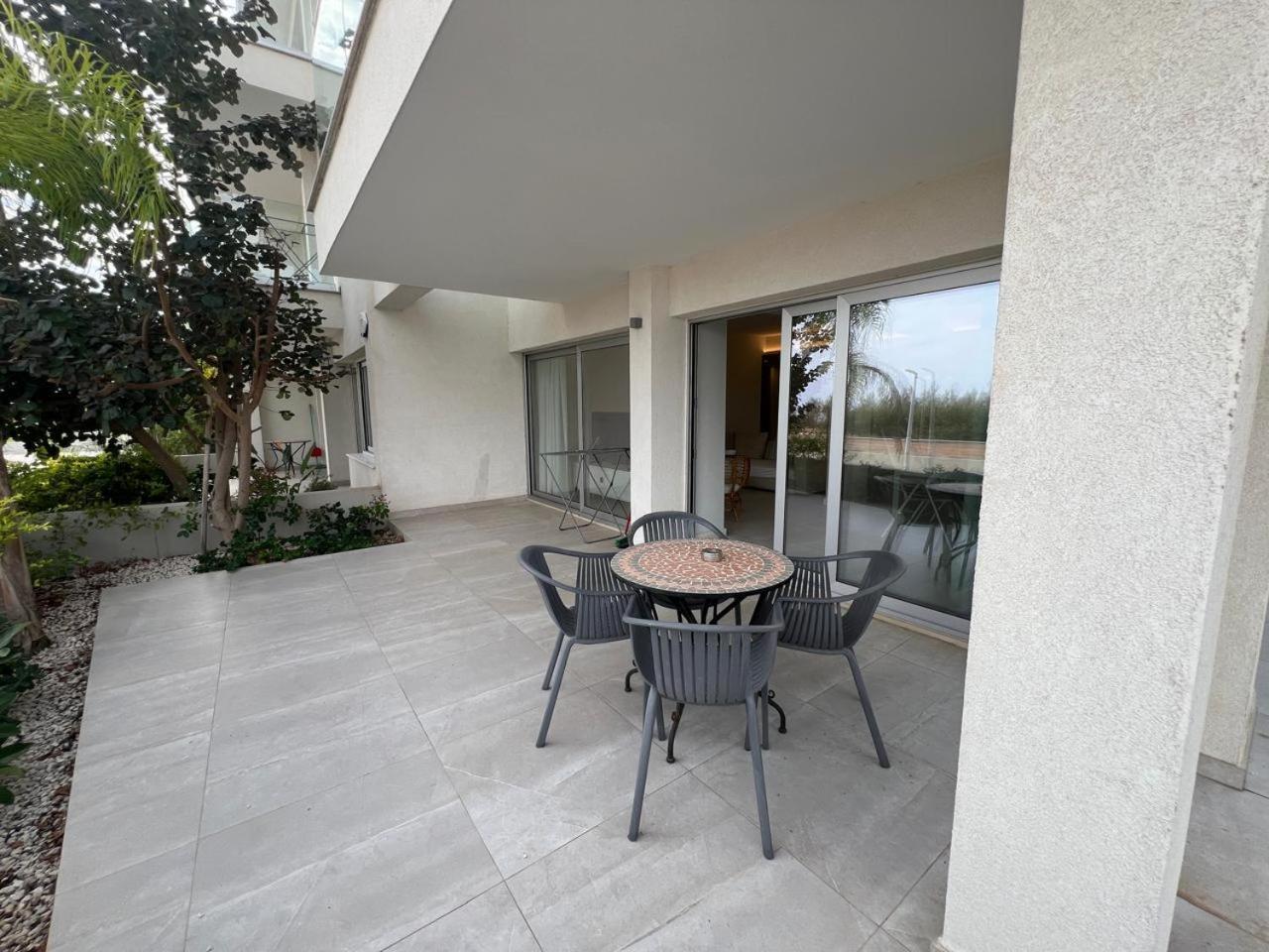 Emerald Suites Protaras Eksteriør billede