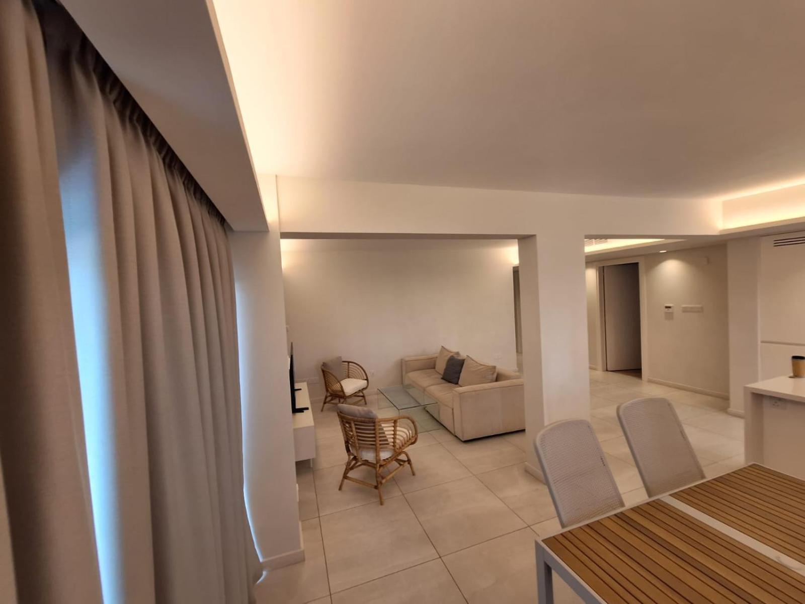 Emerald Suites Protaras Eksteriør billede