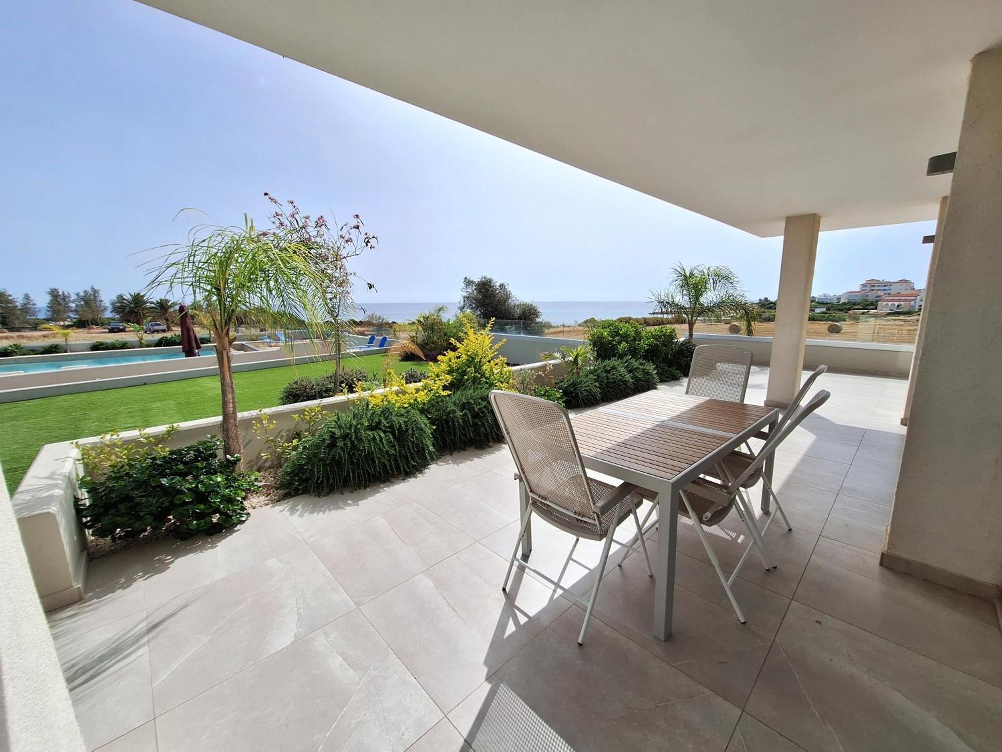 Emerald Suites Protaras Eksteriør billede